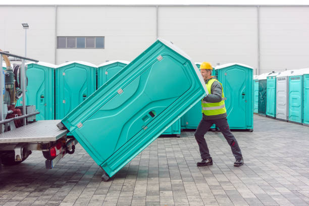 Best Porta potty delivery and setup  in Versailles, IN